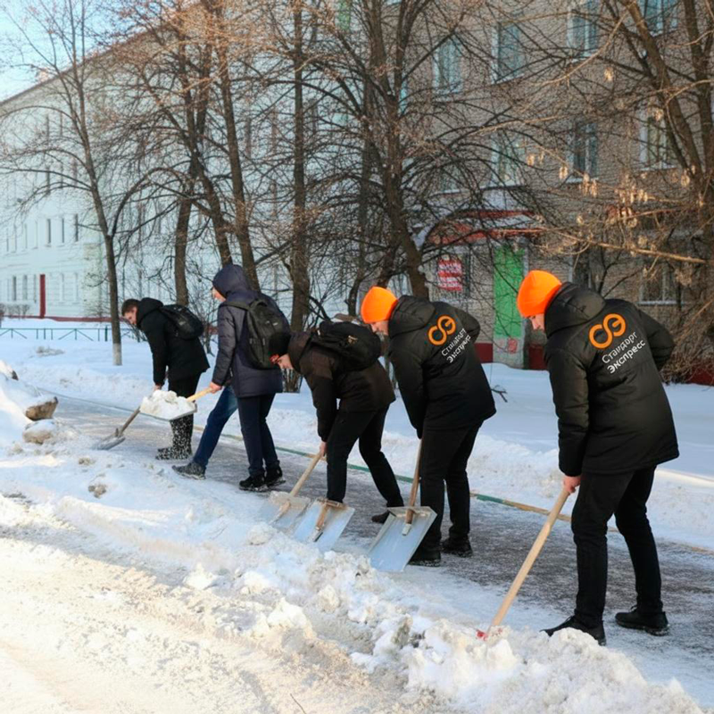 Уборка снега с крыш и территорий в Артёмовске